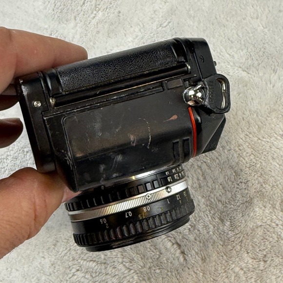 Nikon‎ N2000 35mm Film SLR Camera w/ Nikon Lens Series E 50mm 1:1.8 & Flash